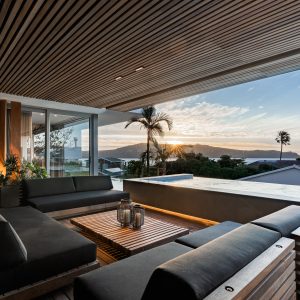 HIGH END SEASIDE VILLA (3)